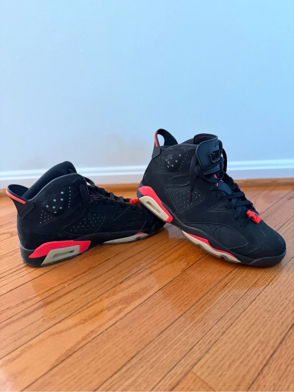 Jordan Retro Black and Red Men's Sneakers